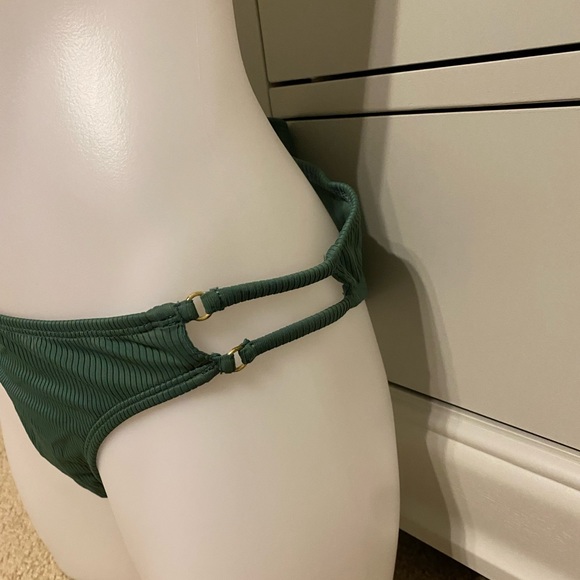 Green bikini bottom from Xhilaration size large - Picture 2 of 6